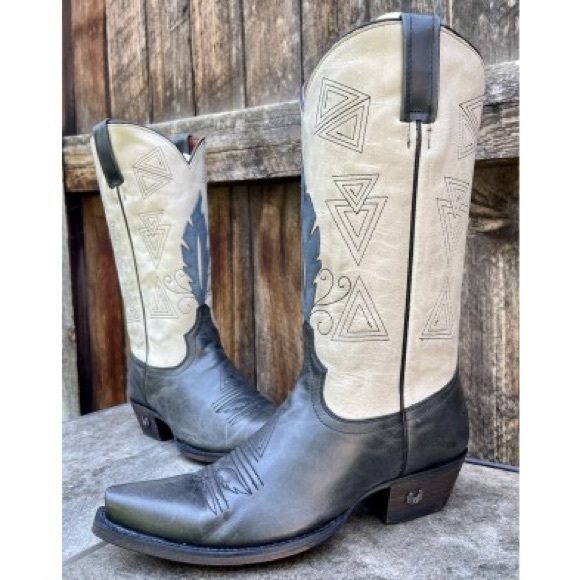 Eight Second Angel Shoes - NIB EIGHT SECOND ANGEL AZTEC FEATHER Cowboy Boots